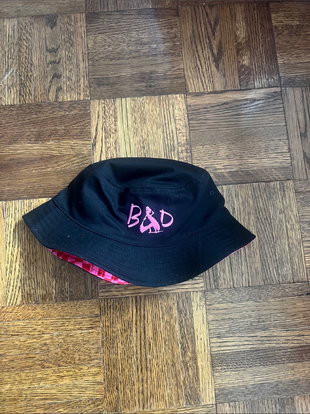 BAD CINDERELLA BUCKET HAT